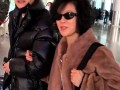 机场十指紧扣甜煞旁人！罗嘉良苏岩15年婚姻成娱乐圈清流 