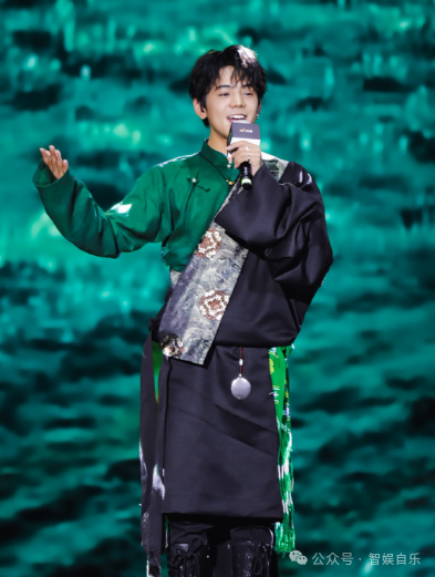 热搜预警！丁真演技翻车真相：草根网红被资本榨干？浙江卫视黑幕曝光，经纪人吃相难看，娱乐圈畸形生态引众怒  第1张